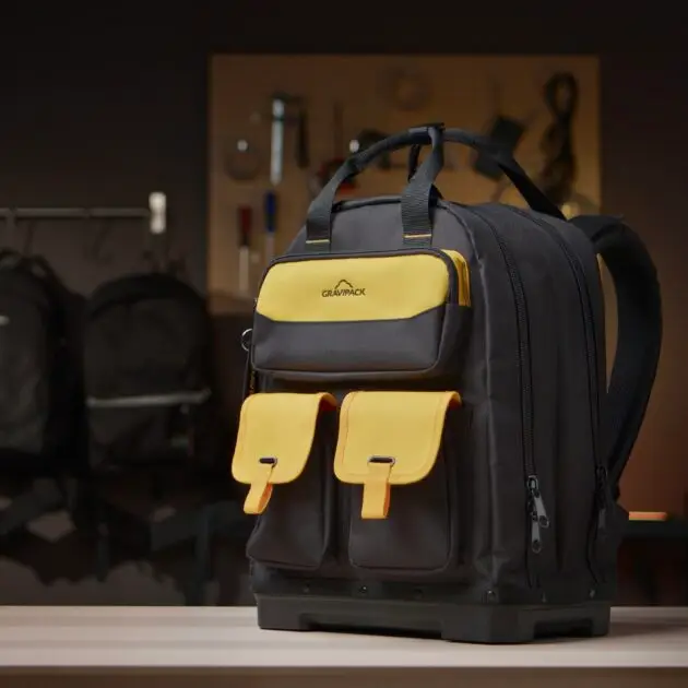 Sac à dos exosquelette pour manutention lourde en entrepôt