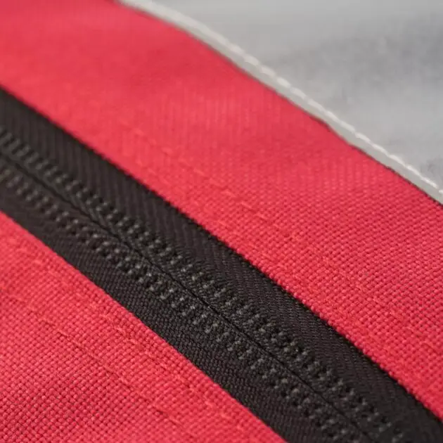 Le sac qui épouse vos mouvements pour des gestes de secours sans contrainte.
