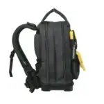 Transportez clés, pinces, raccords et accessoires de plomberie dans un sac professionnel bien organisé.