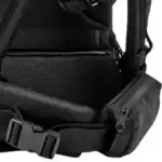 Un sac à dos spacieux et ergonomique conçu pour accompagner confortablement les adultes au quotidien.