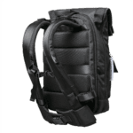 Utilisateur portant un sac à dos de randonnée ergonomique GRAVIPACK avec exosquelette intégré