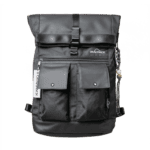 Utilisateur portant un sac à dos polyvalent GRAVIPACK avec exosquelette intégré