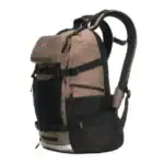 Sac à dos ergonomique GRAVIPACK posé avec compartiments et système de portage visibles