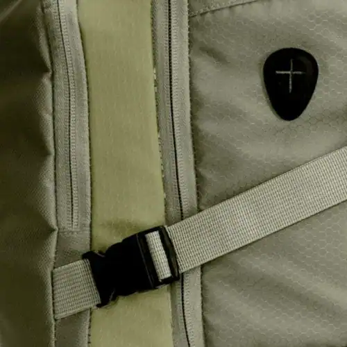 Sac à dos randonnée ergonomique GRAVIPACK vu de dos avec panneau rembourré et bretelles de portage