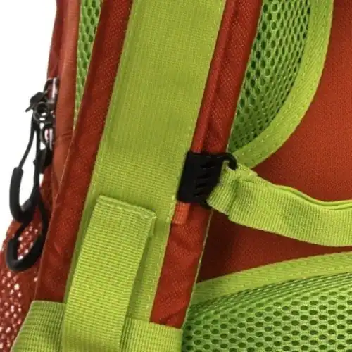 Sac à dos léger confortable GRAVIPACK vu de dos avec panneau rembourré et bretelles de portage