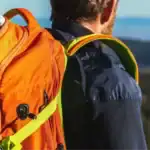 Sac à dos léger confortable GRAVIPACK porté de face avec les bretelles ergonomiques visibles