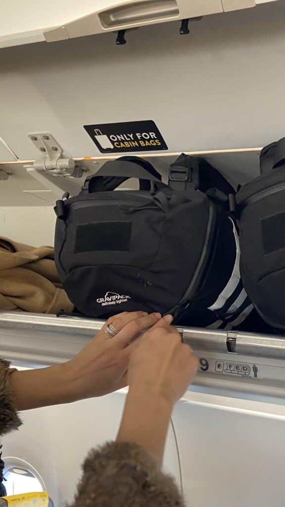 Gravipack : achat gagnant, dos content.