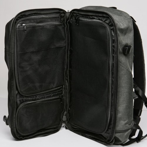 Gravipack organise vos affaires et offre une meilleure expérience de portage à votre dos.