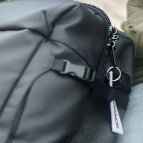 Sac professionnel Gravipack avec rangements pour ordinateur et accessoires. Élégant à l’extérieur, parfaitement organisé à l’intérieur !