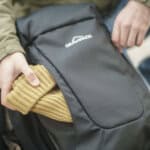 Adoptez le sac à dos ordinateur Gravipack pour vos déplacements professionnels. Design élégant, rangement pratique et confort au programme !