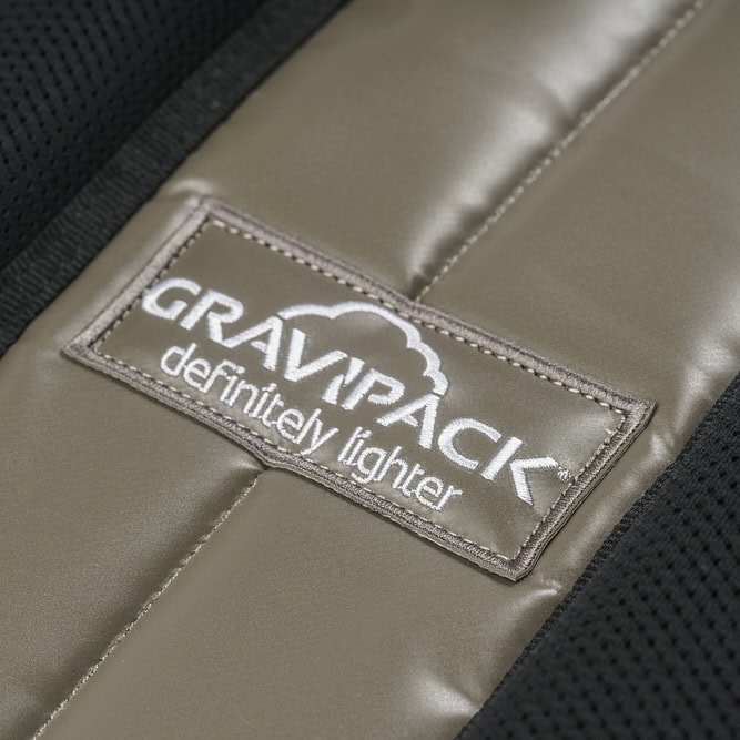 technicien télécom équipé pour une intervention, rangements intérieurs, solution de portage GRAVIPACK