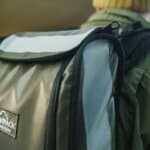 installateur fibre avec matériel technique dans un sac, mise en situation professionnelle, solution de portage GRAVIPACK