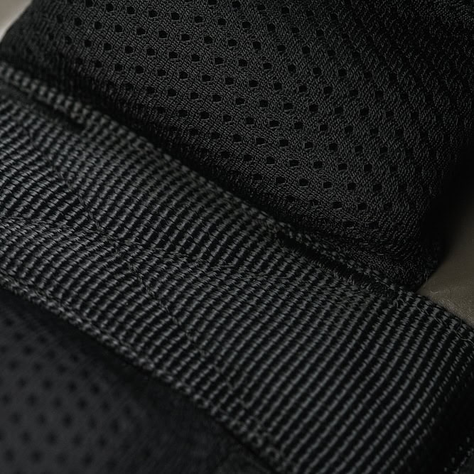 agent ferroviaire équipé d’un sac professionnel, rangements intérieurs, solution de portage GRAVIPACK