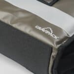 agents de collectivité équipés pour leurs missions, vue de dos, solution de portage GRAVIPACK